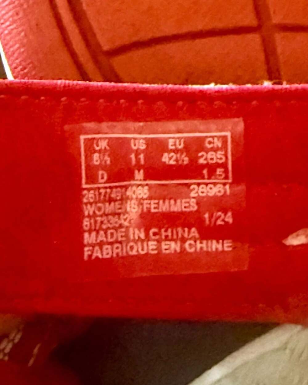 Clarks Women's Jazz Red Sandals Flip Flops US SIZE 11 M - Picture 3 of 3